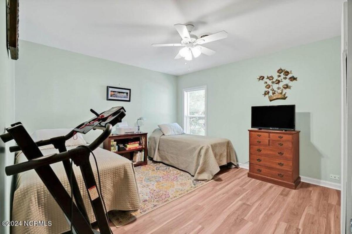 Picture of Home For Sale in Southport, North Carolina, United States