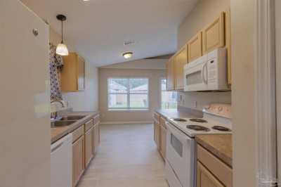 Home For Sale in Gulf Breeze, Florida