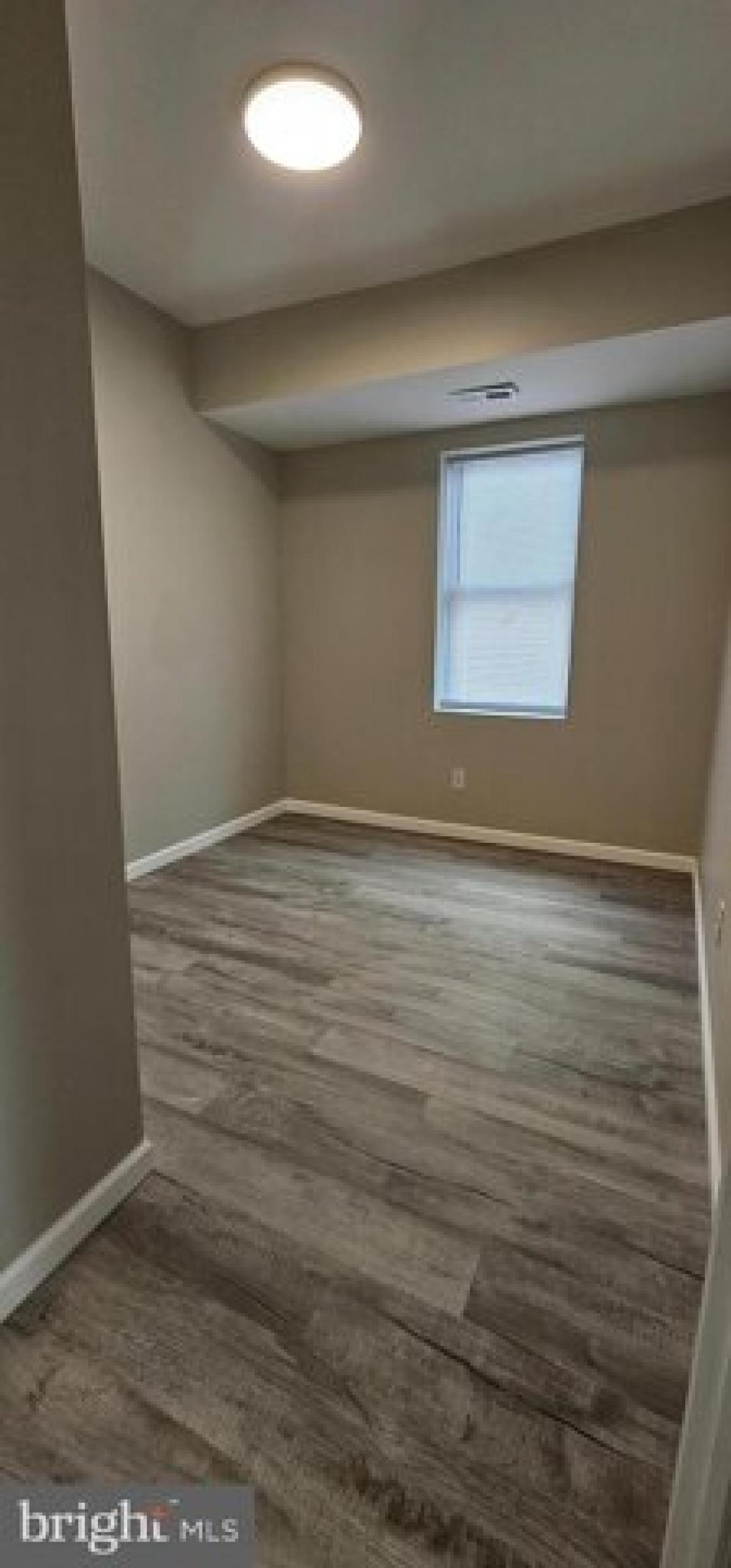 Picture of Home For Sale in Philadelphia, Pennsylvania, United States