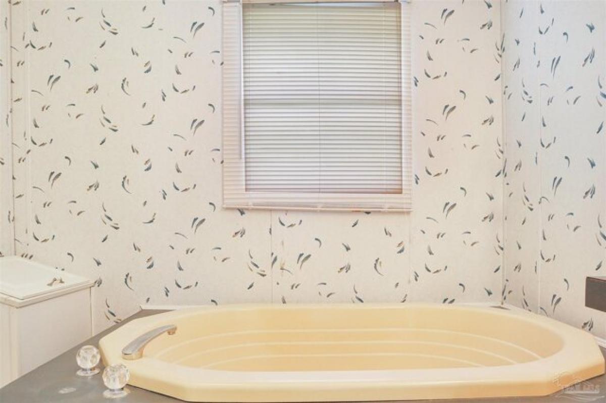 Picture of Home For Sale in Pensacola, Florida, United States