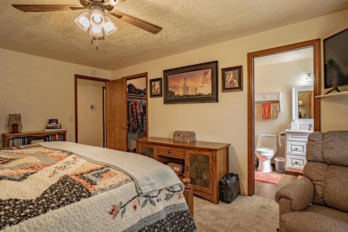 Picture of Home For Sale in Medford, Oregon, United States