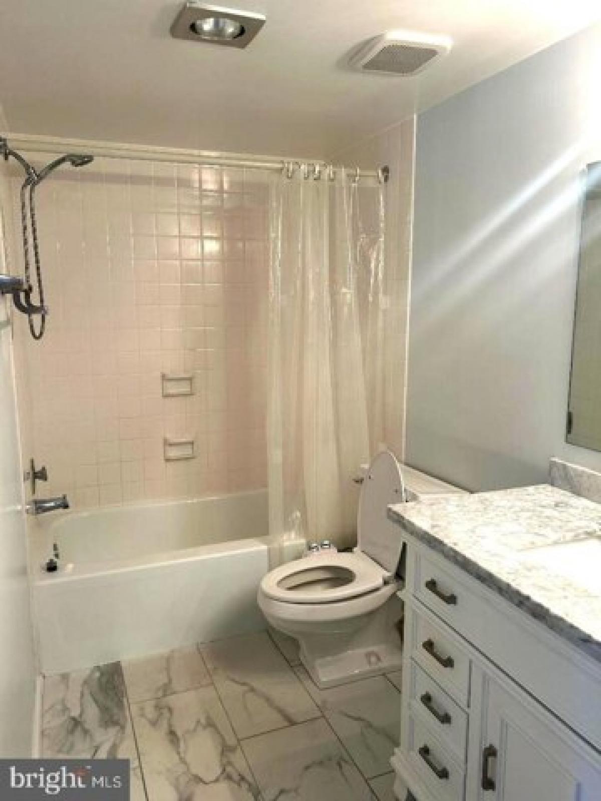 Picture of Home For Sale in McLean, Virginia, United States