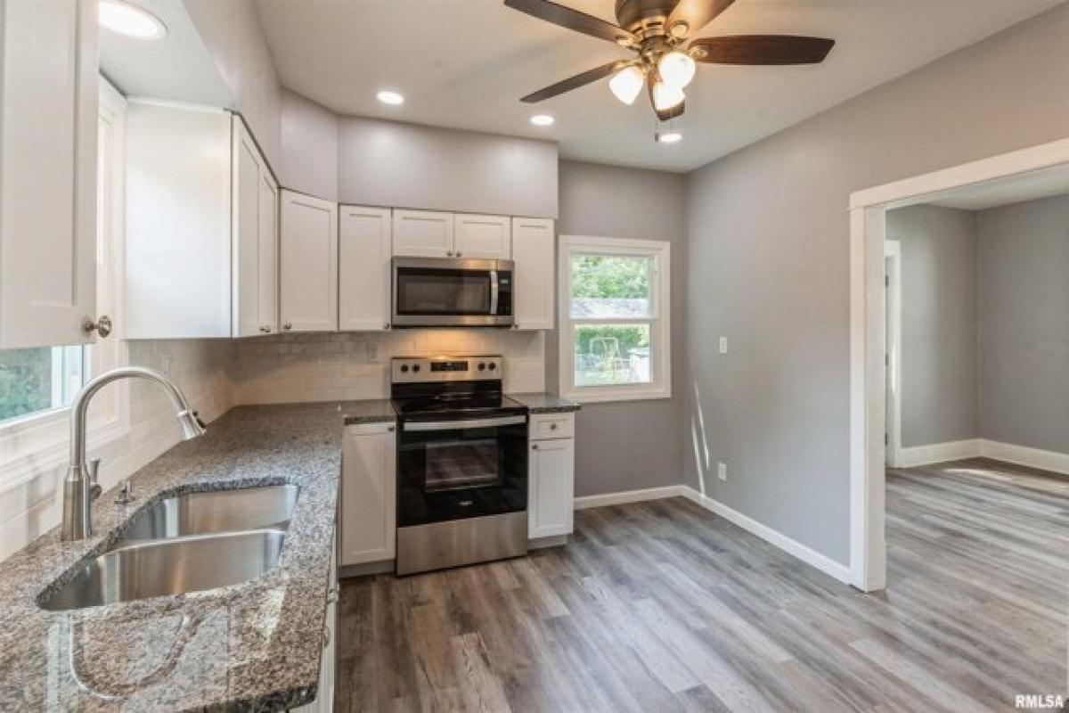 Picture of Home For Sale in Moline, Illinois, United States