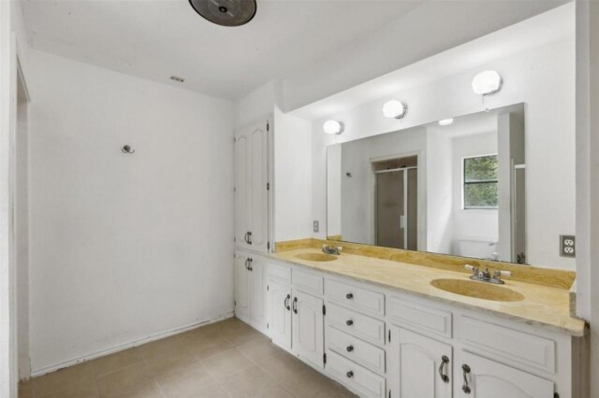 Picture of Home For Sale in Cedar Hill, Texas, United States