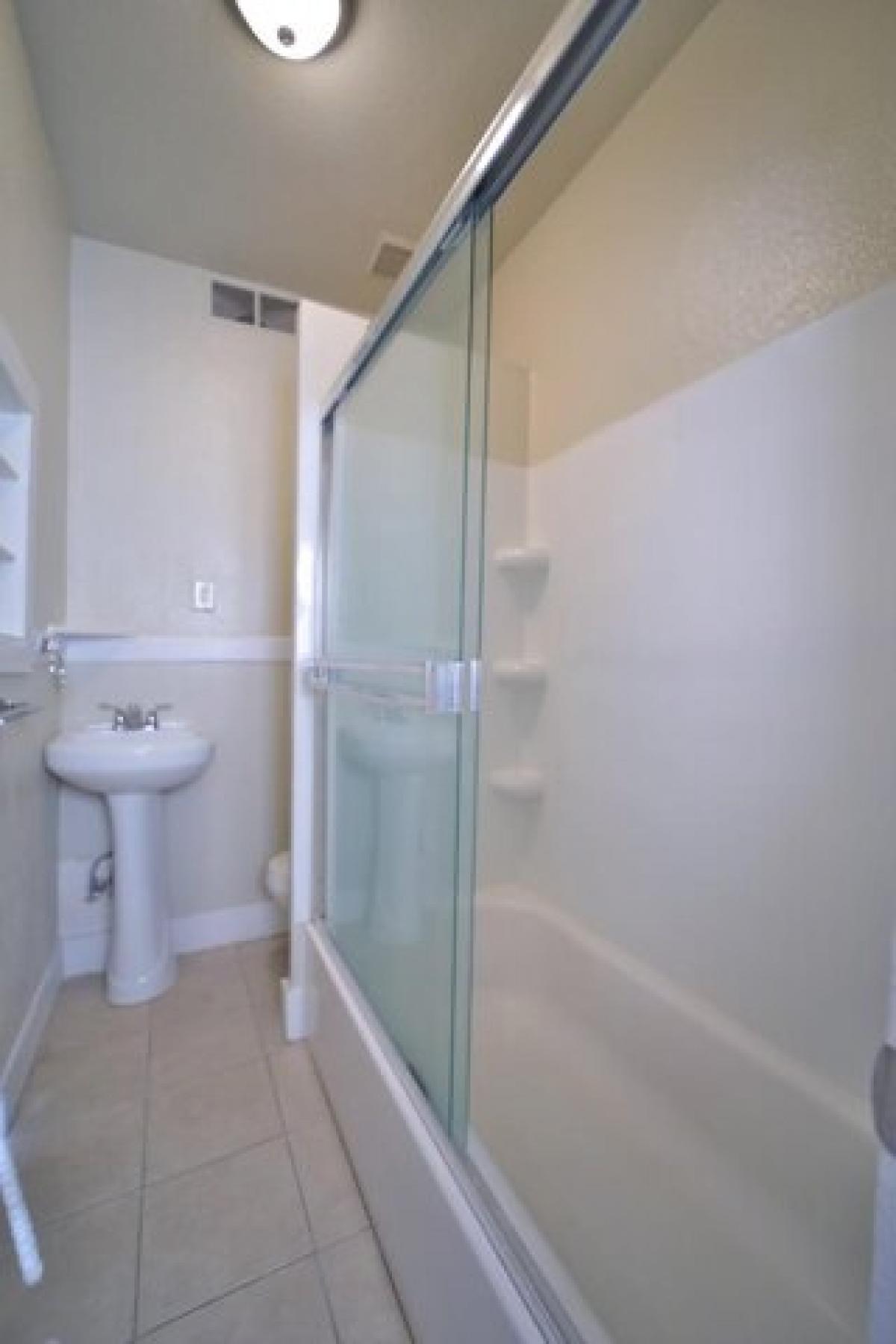 Picture of Home For Sale in Sacramento, California, United States