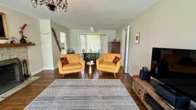 Home For Rent in Glenview, Illinois