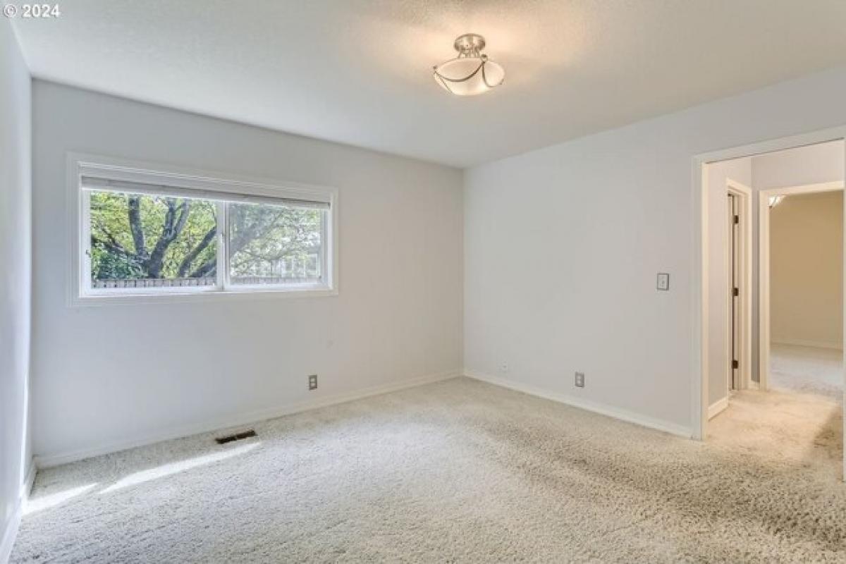 Picture of Home For Sale in West Linn, Oregon, United States