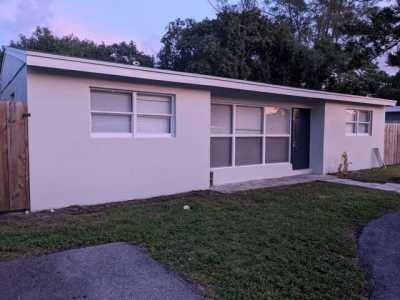 Home For Rent in Lantana, Florida