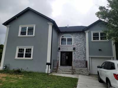 Home For Sale in Bethpage, New York