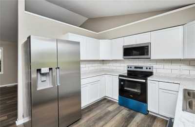 Home For Sale in Pleasant Hill, Iowa