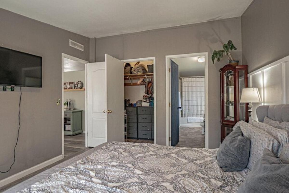 Picture of Home For Sale in Central Point, Oregon, United States