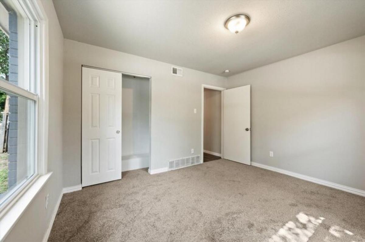 Picture of Home For Sale in White Settlement, Texas, United States