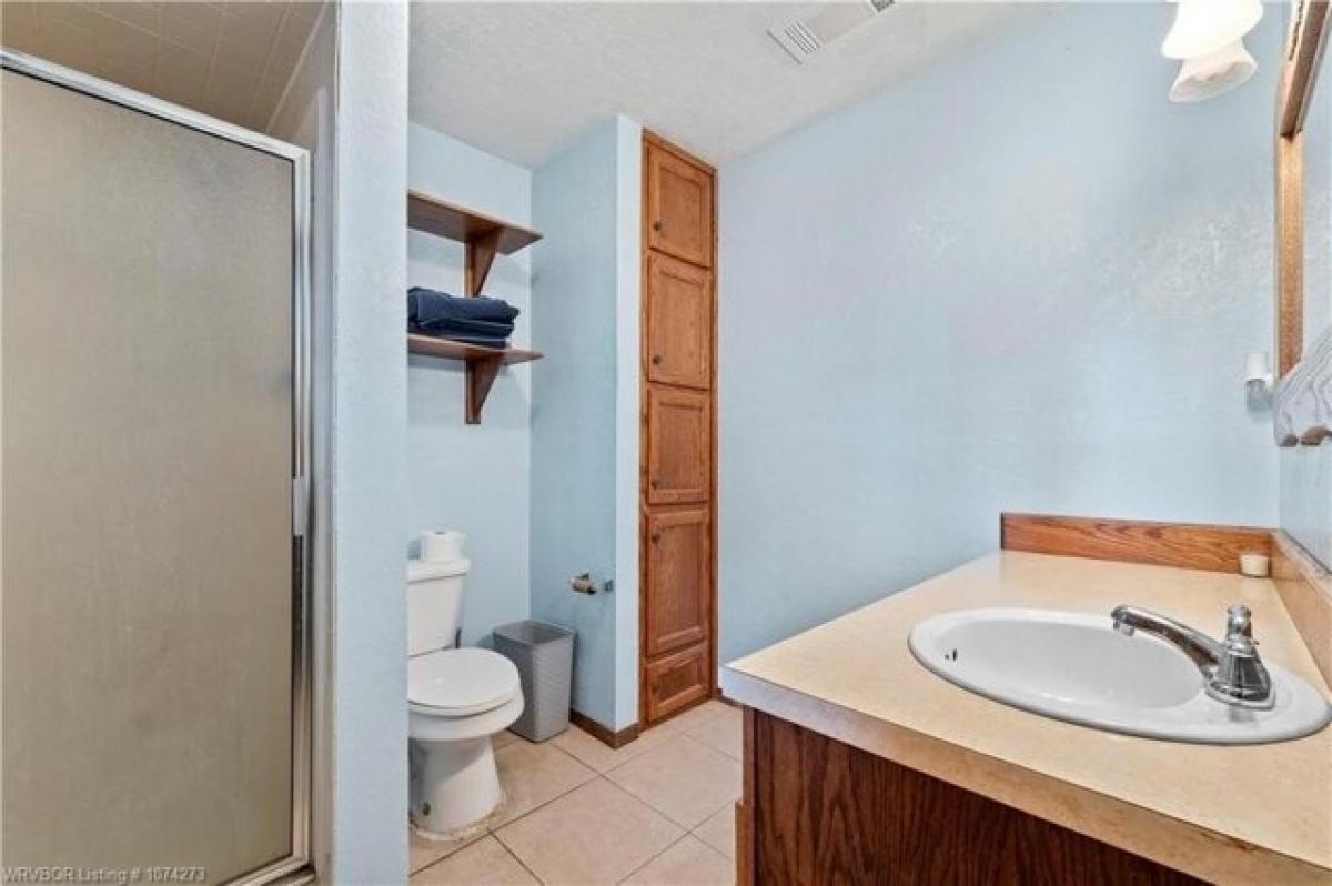 Picture of Home For Sale in Berryville, Arkansas, United States