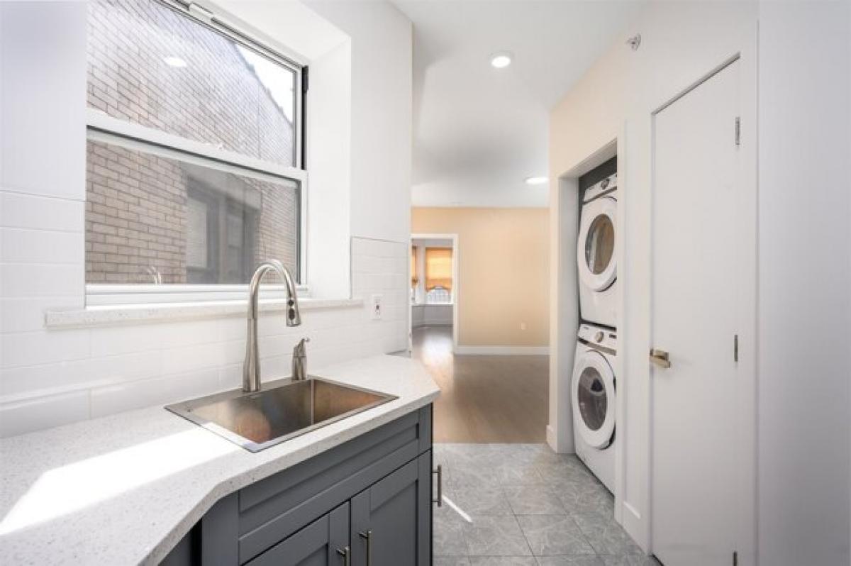 Picture of Home For Rent in West New York, New Jersey, United States