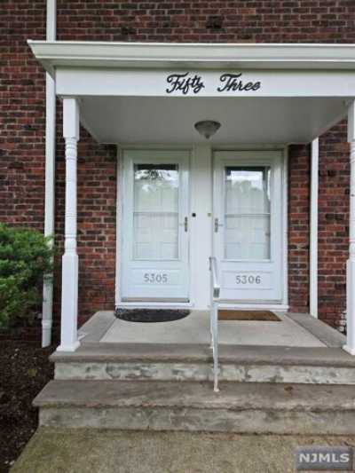 Home For Sale in Ramsey, New Jersey