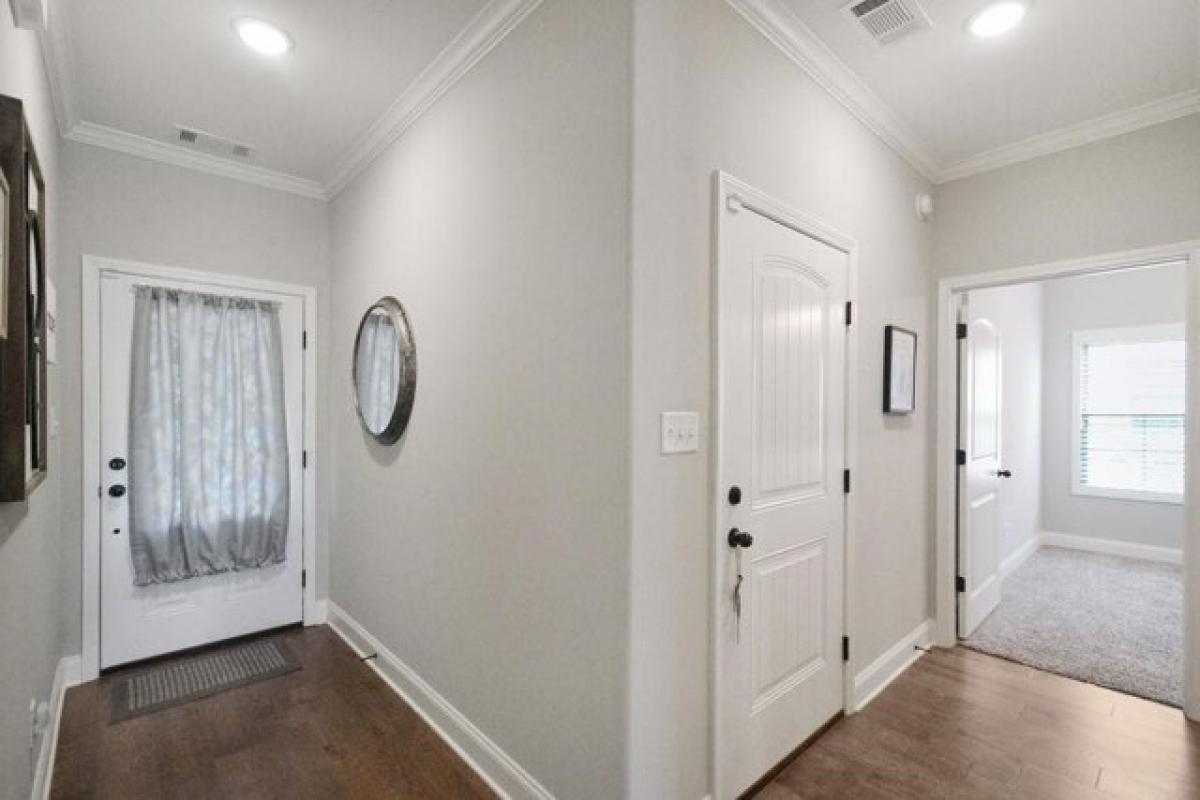 Picture of Home For Sale in Munford, Tennessee, United States