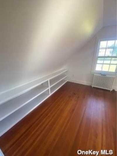 Home For Rent in Old Westbury, New York