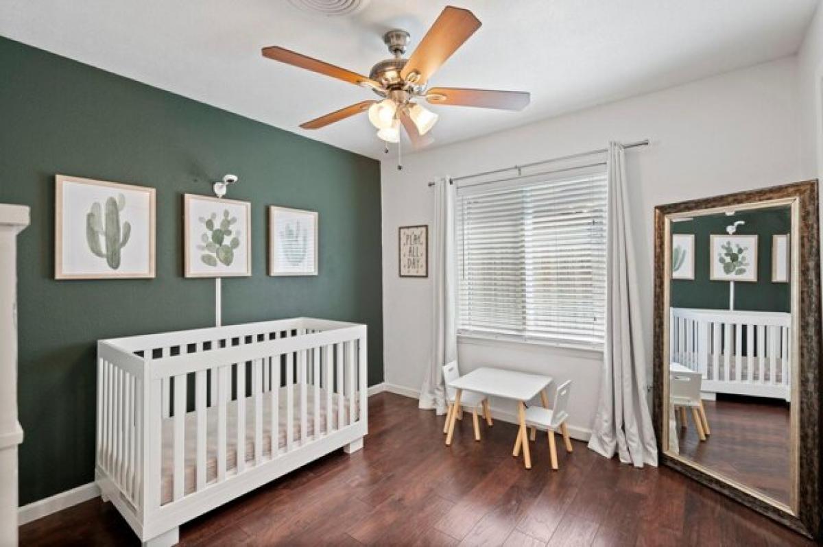 Picture of Home For Sale in Farmers Branch, Texas, United States