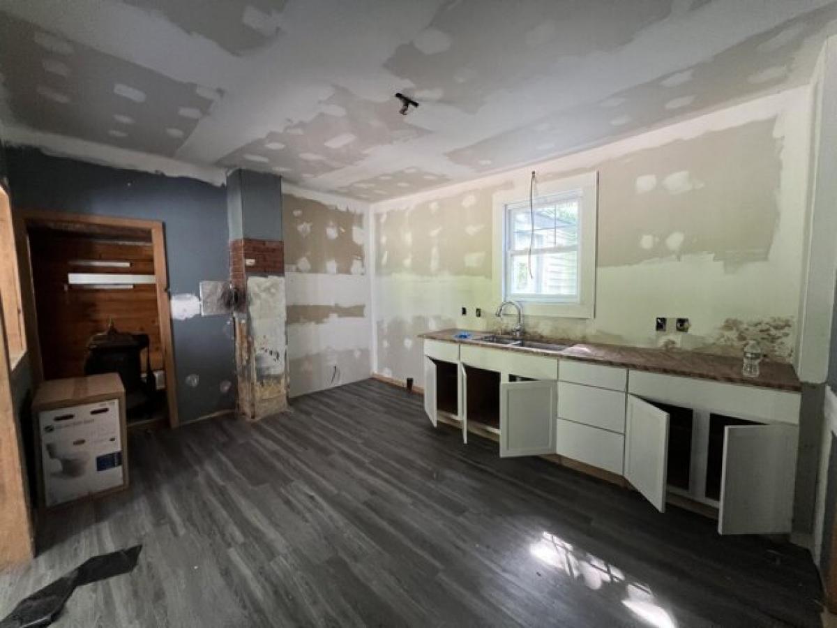 Picture of Home For Sale in Livermore, Maine, United States