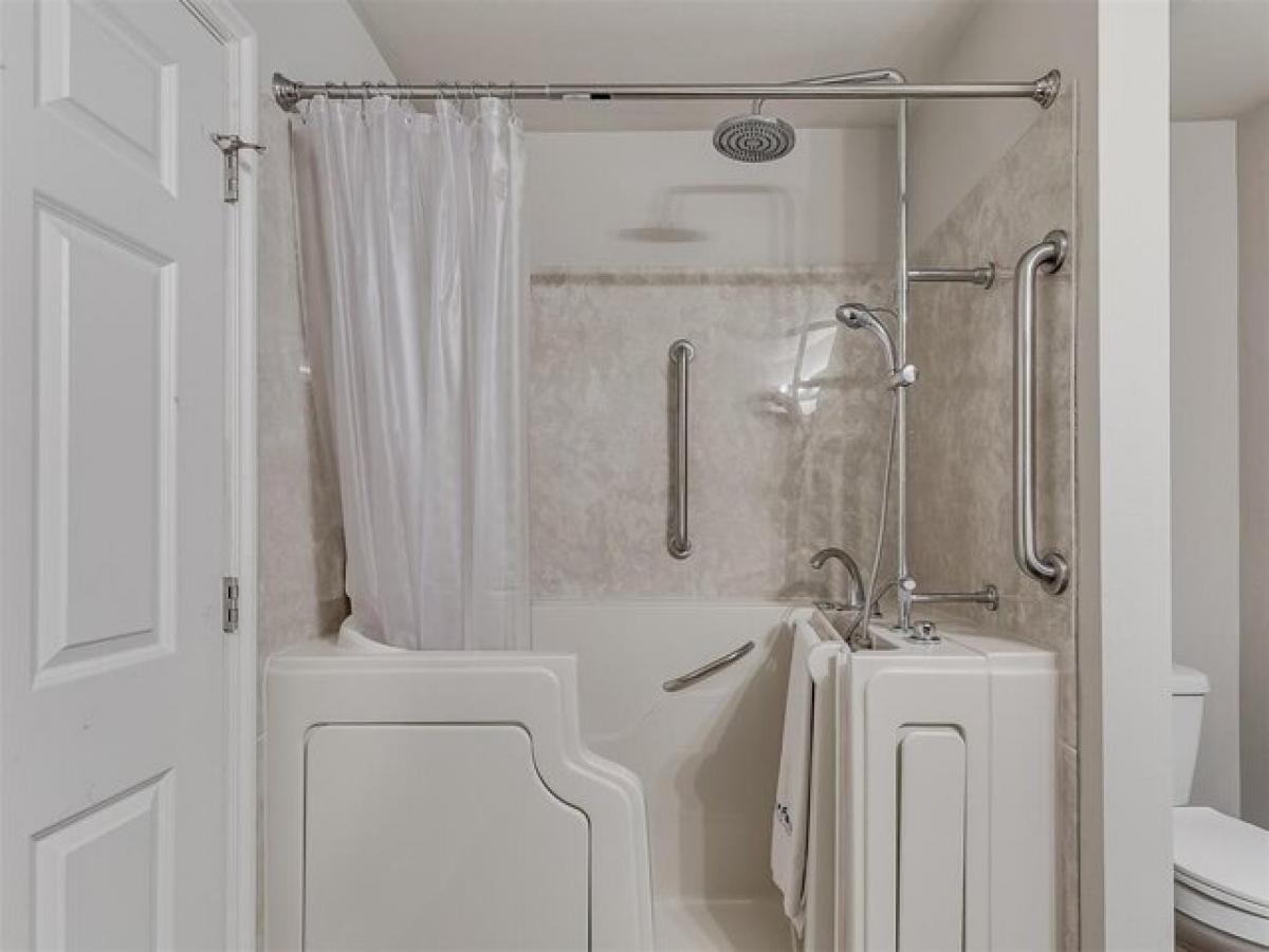 Picture of Home For Sale in Noble, Oklahoma, United States