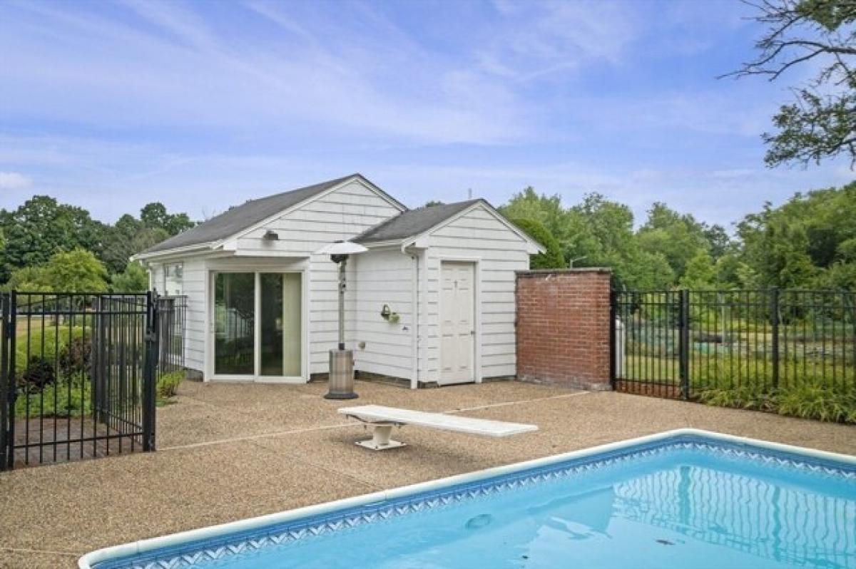 Picture of Home For Sale in North Reading, Massachusetts, United States