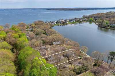 Home For Sale in East Marion, New York