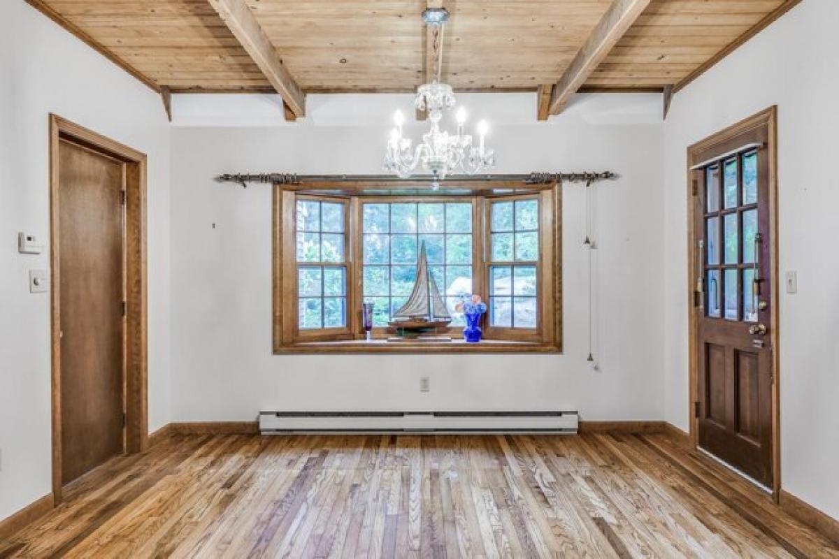 Picture of Home For Sale in Falmouth, Massachusetts, United States