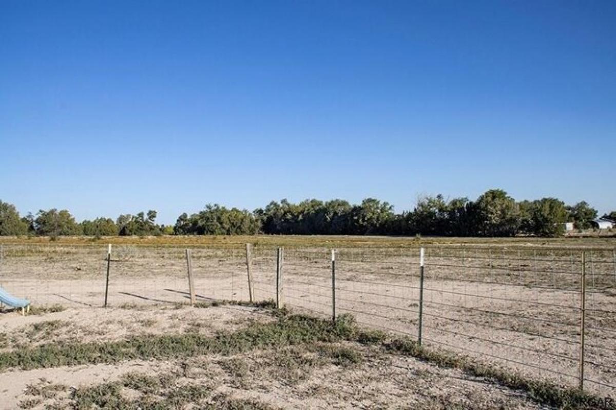 Picture of Home For Sale in Penrose, Colorado, United States