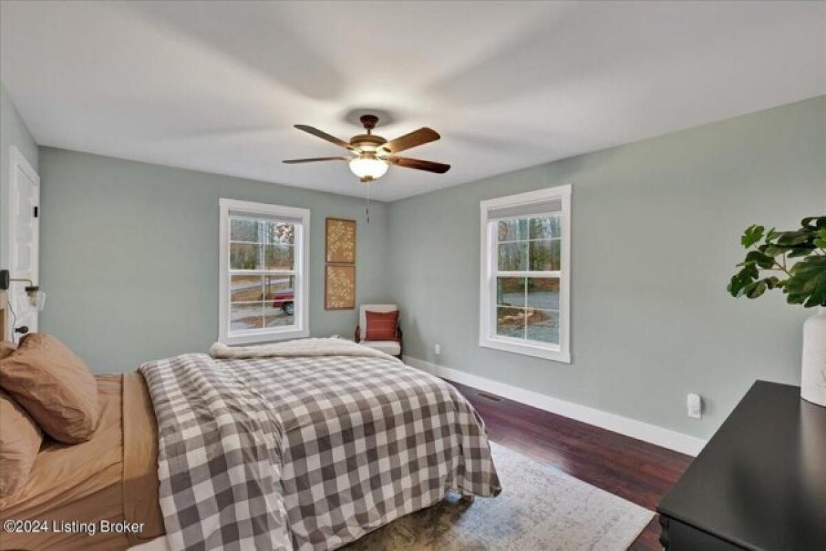 Picture of Home For Sale in Bee Spring, Kentucky, United States