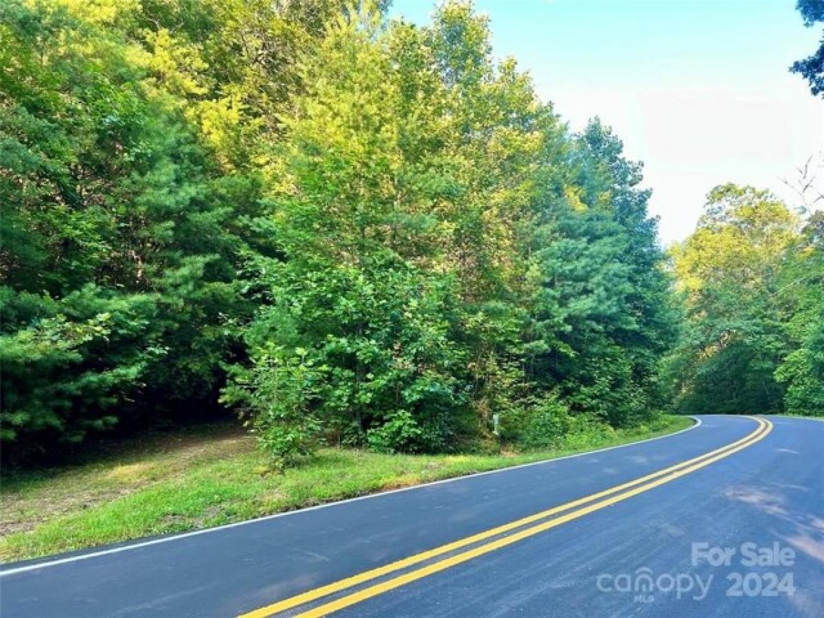 Picture of Residential Land For Sale in Lake Toxaway, North Carolina, United States