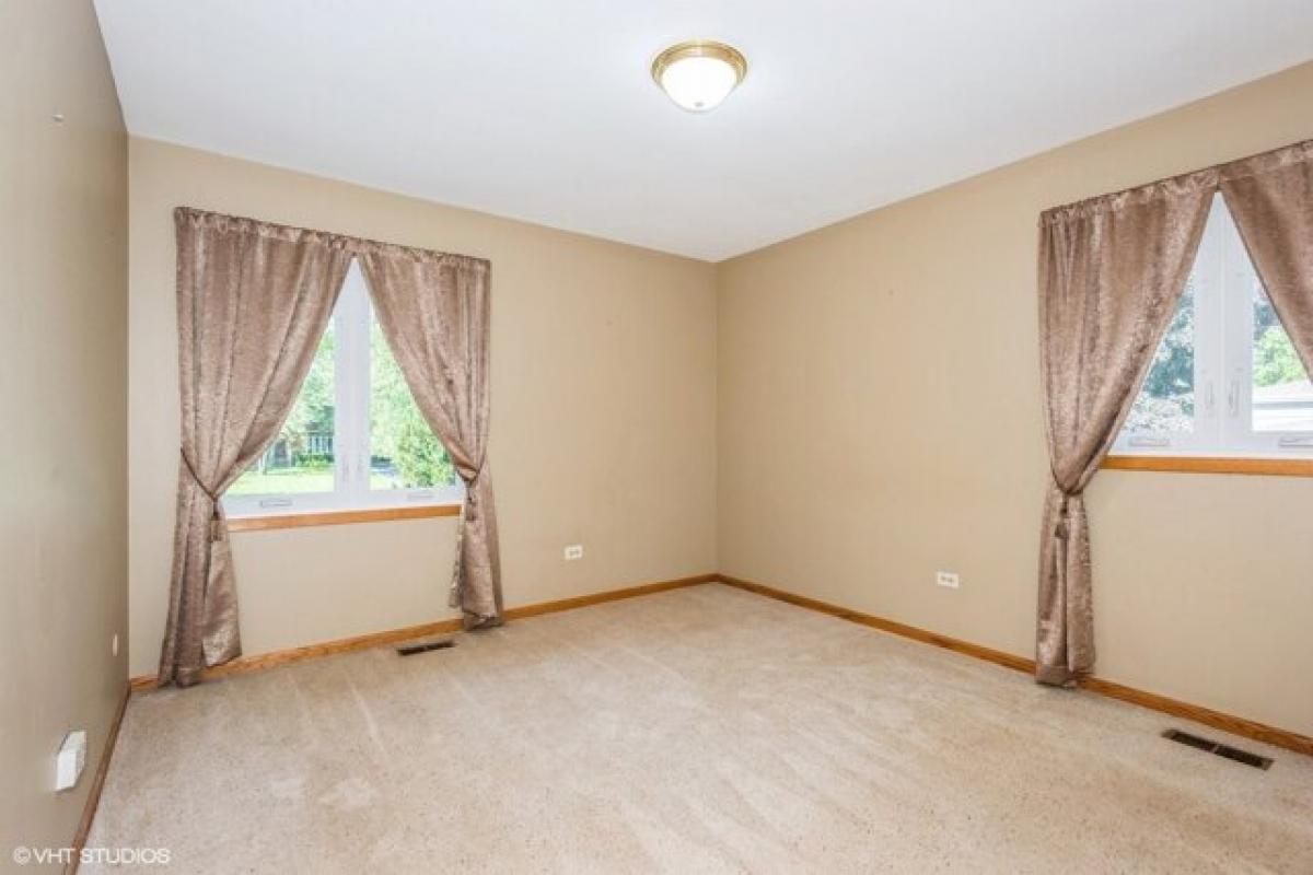 Picture of Home For Sale in Bensenville, Illinois, United States