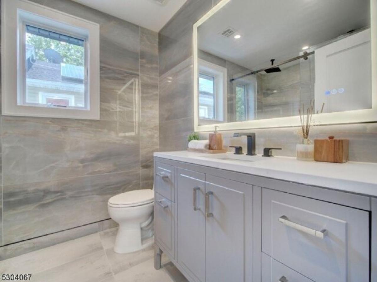 Picture of Home For Sale in Rutherford, New Jersey, United States