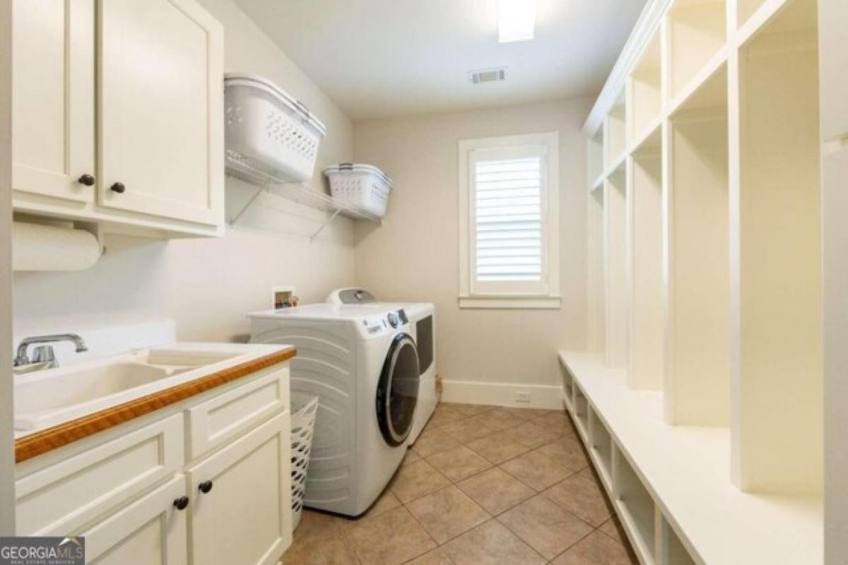 Picture of Home For Sale in Hoschton, Georgia, United States