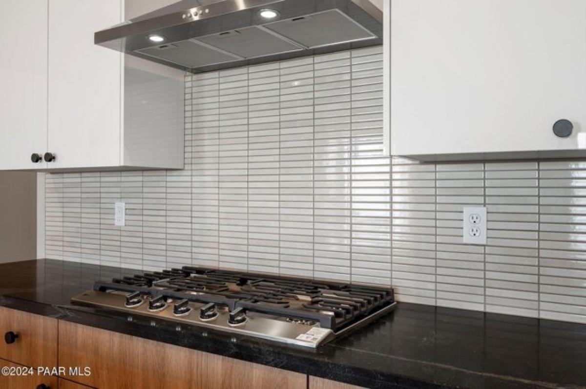 Picture of Home For Sale in Prescott Valley, Arizona, United States