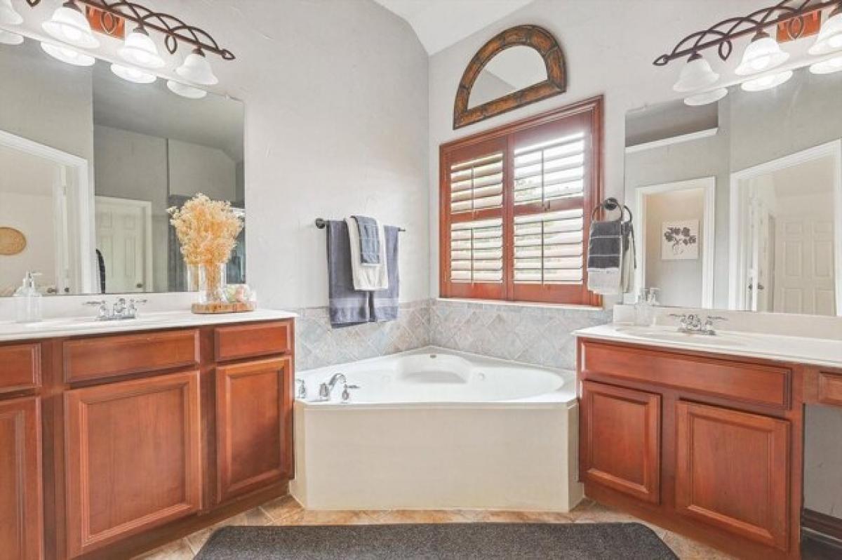 Picture of Home For Sale in Fort Worth, Texas, United States