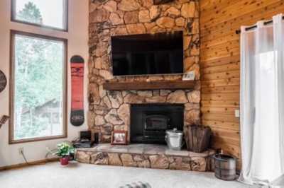 Home For Sale in Mammoth Lakes, California