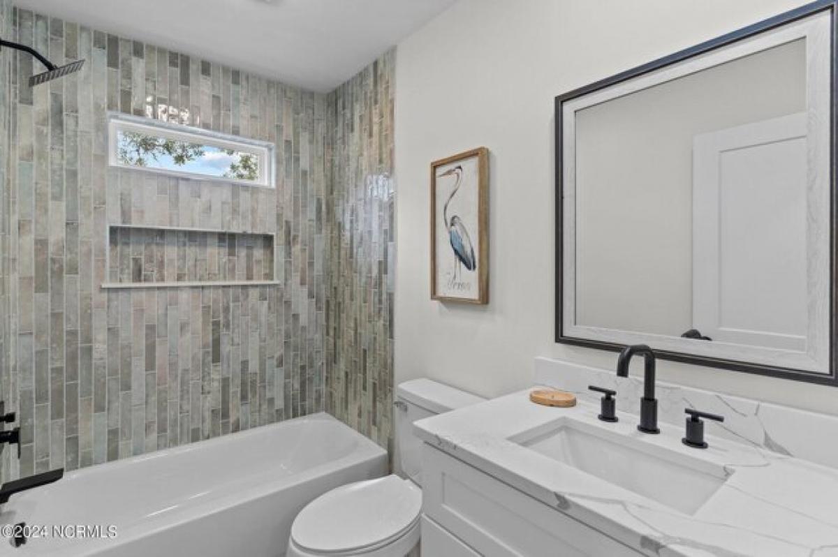 Picture of Home For Sale in Southport, North Carolina, United States