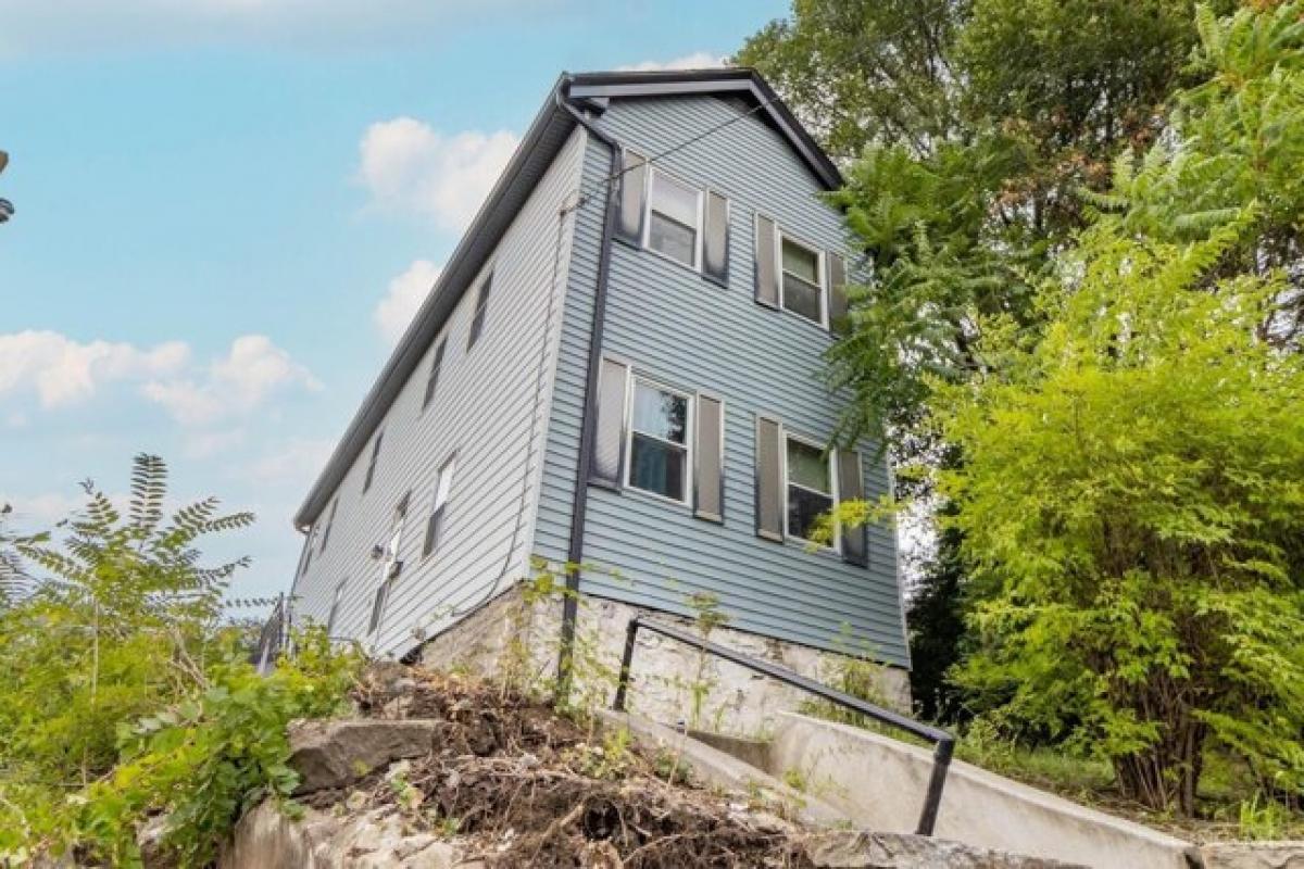 Picture of Home For Sale in Cincinnati, Ohio, United States