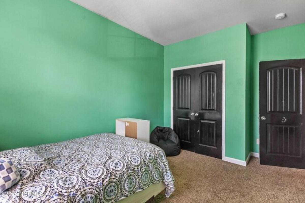 Picture of Home For Sale in Jacksonville, North Carolina, United States