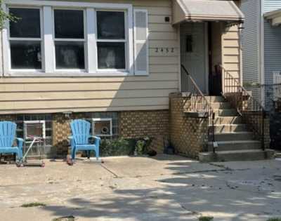 Home For Rent in Chicago, Illinois