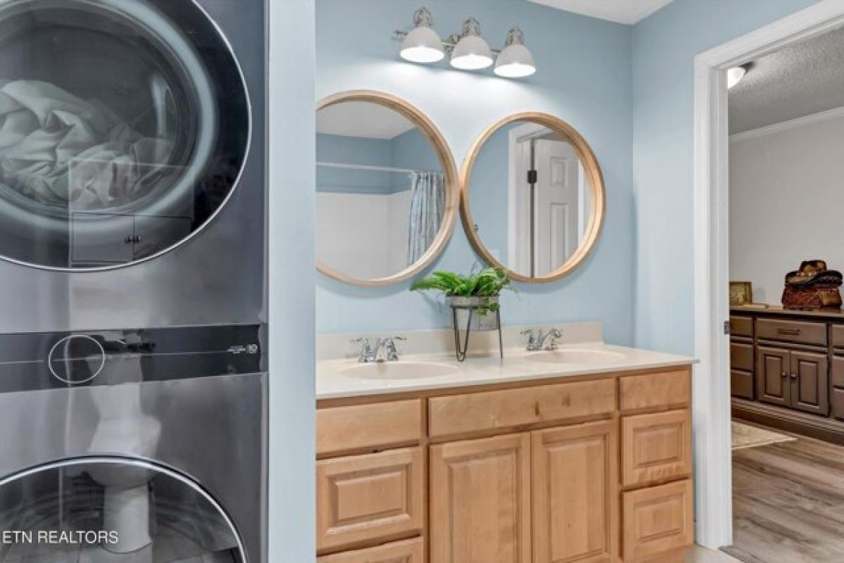 Picture of Home For Sale in Friendsville, Tennessee, United States