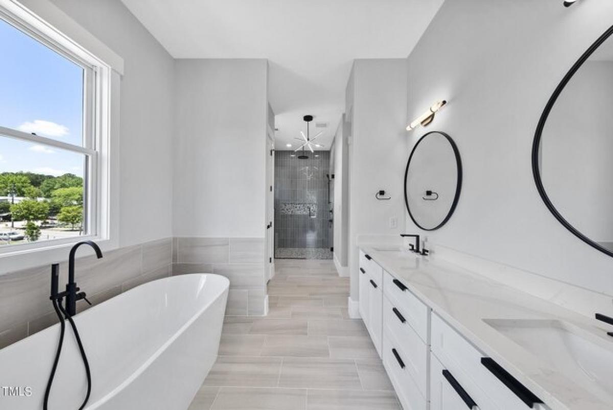 Picture of Home For Sale in Raleigh, North Carolina, United States