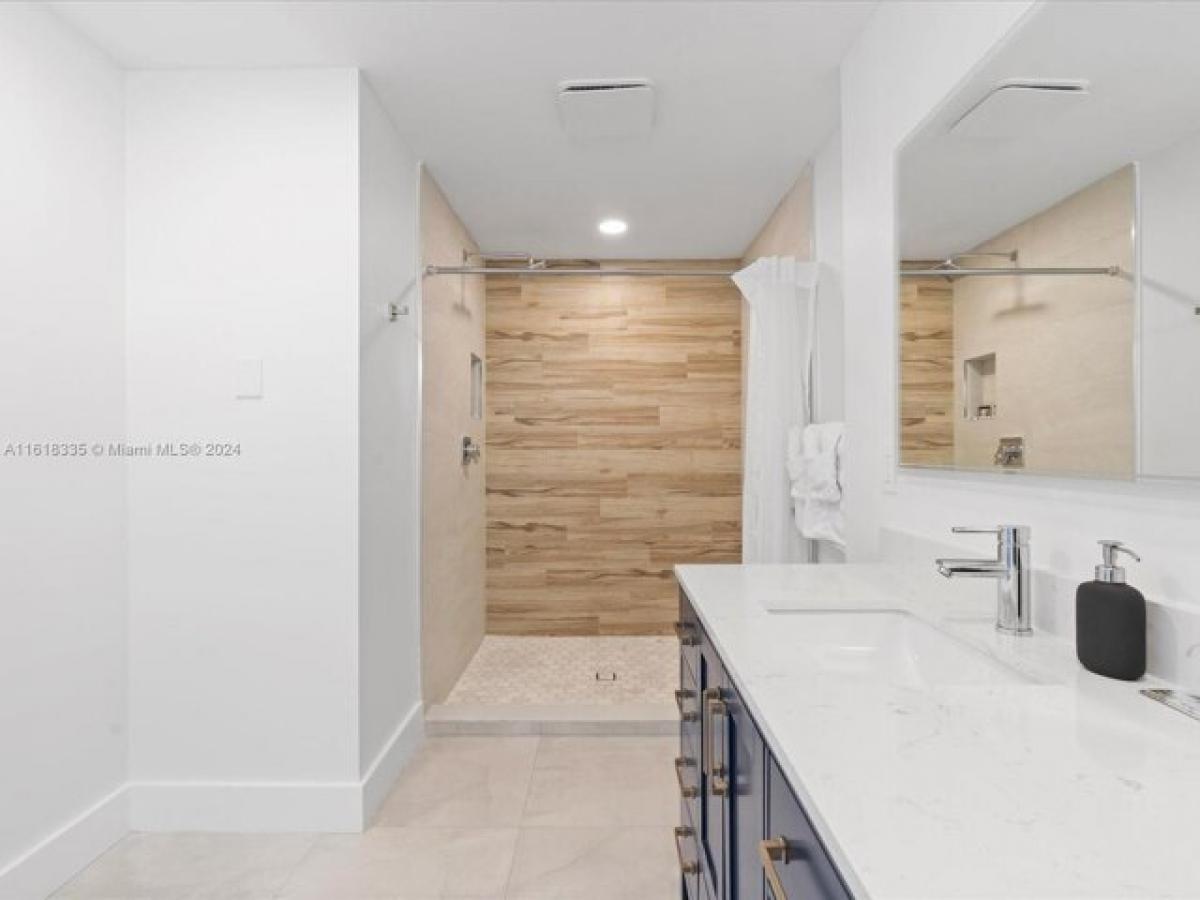 Picture of Home For Sale in Pembroke Pines, Florida, United States