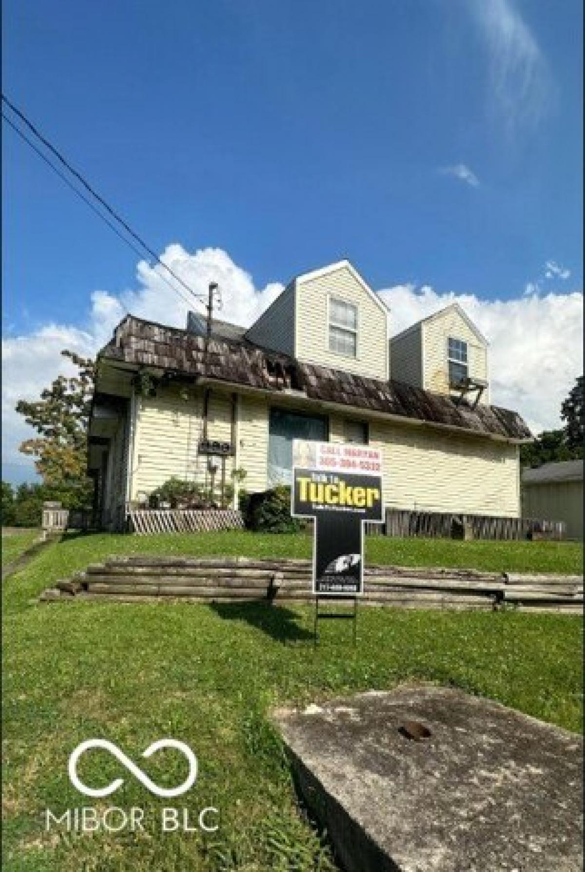 Picture of Home For Sale in Anderson, Indiana, United States