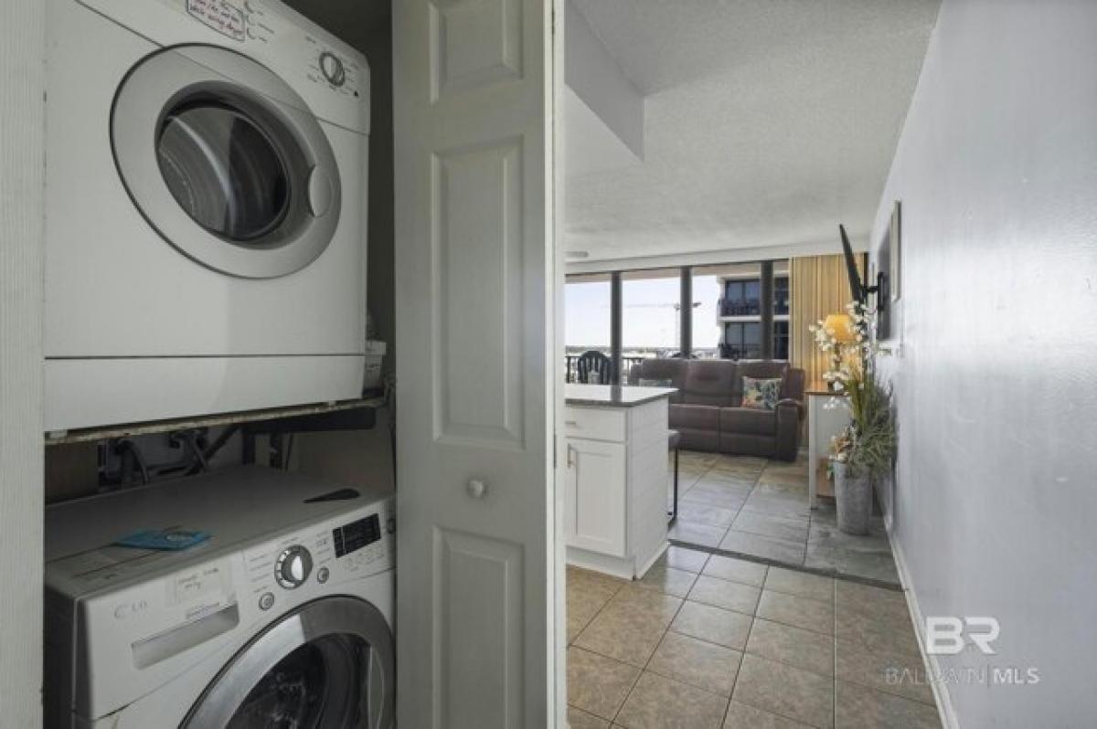 Picture of Home For Sale in Gulf Shores, Alabama, United States