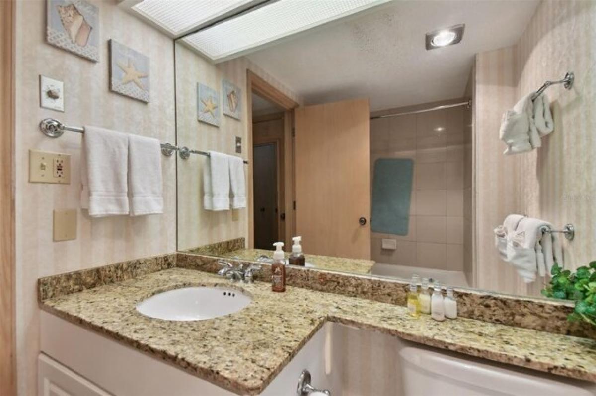 Picture of Home For Sale in Palm Harbor, Florida, United States