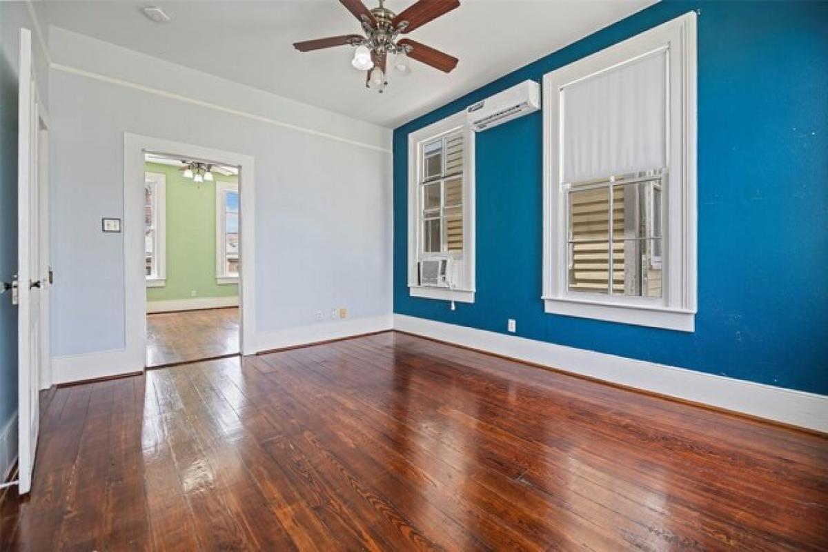 Picture of Home For Sale in Galveston, Texas, United States