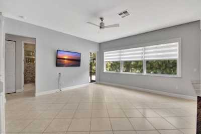 Home For Sale in Royal Palm Beach, Florida