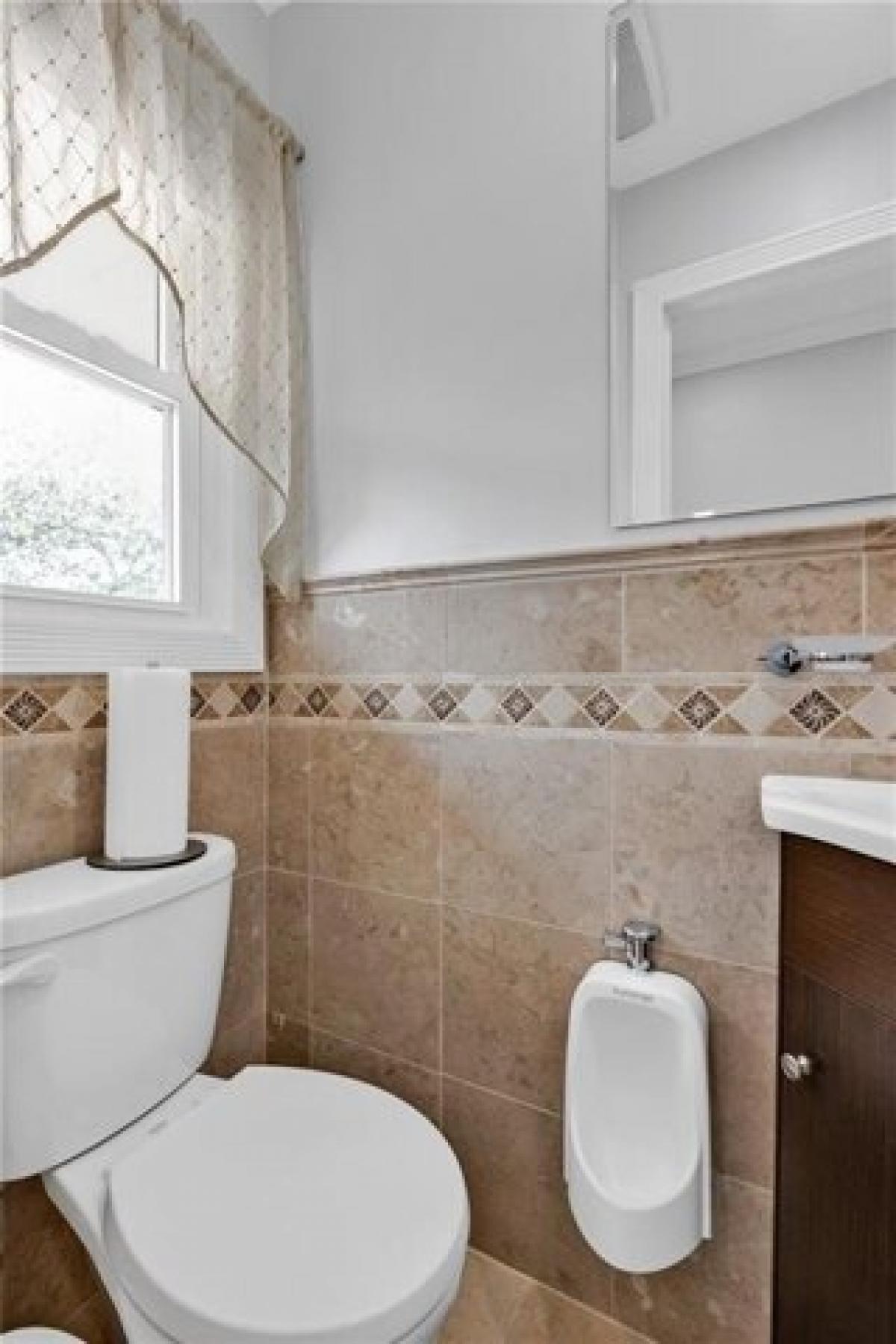 Picture of Home For Sale in Brooklyn, New York, United States