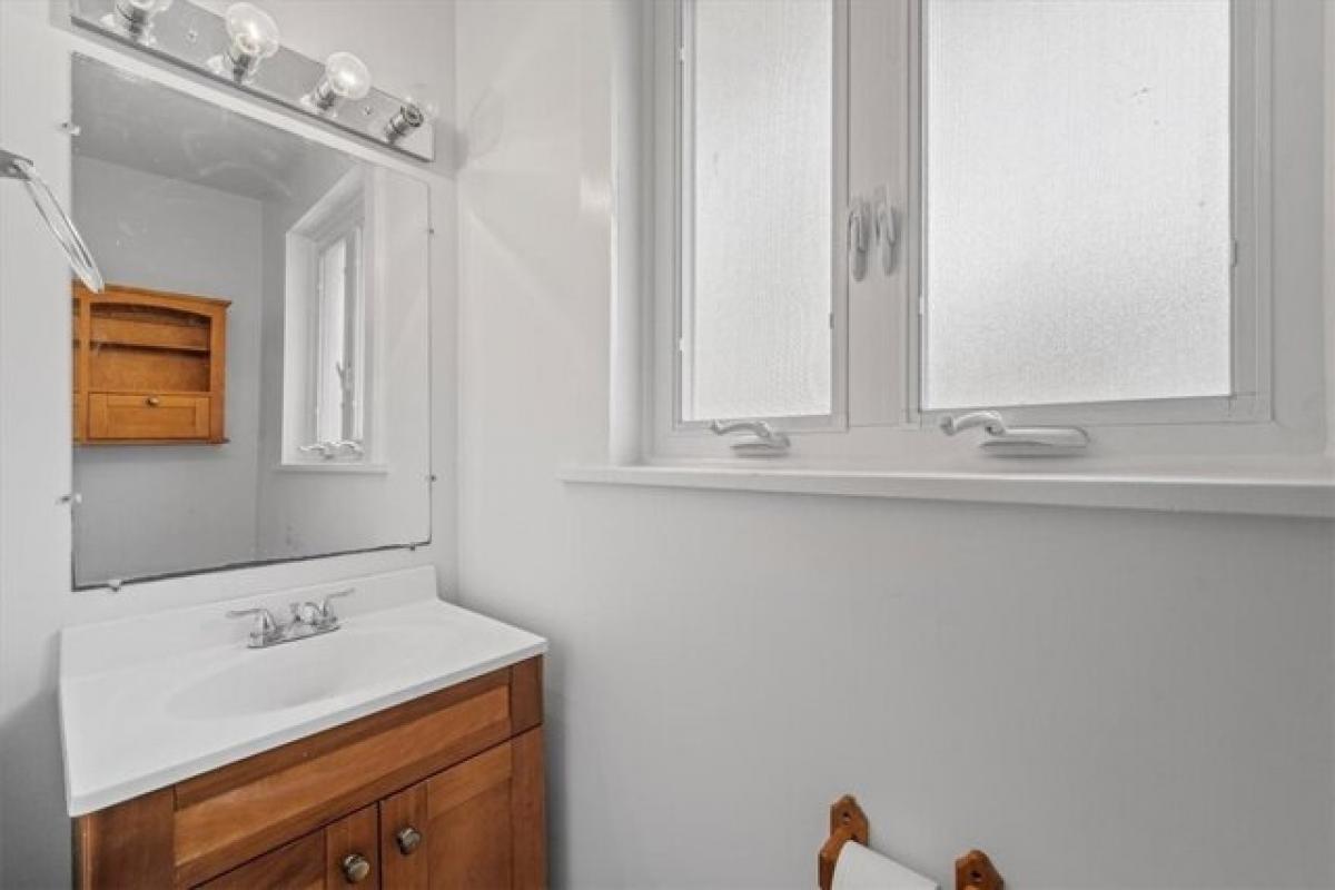 Picture of Home For Sale in Pittsburgh, Pennsylvania, United States